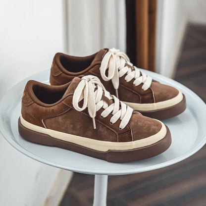 Ashburn - Vintage Elegant Suede Trainer for Men – Brown
