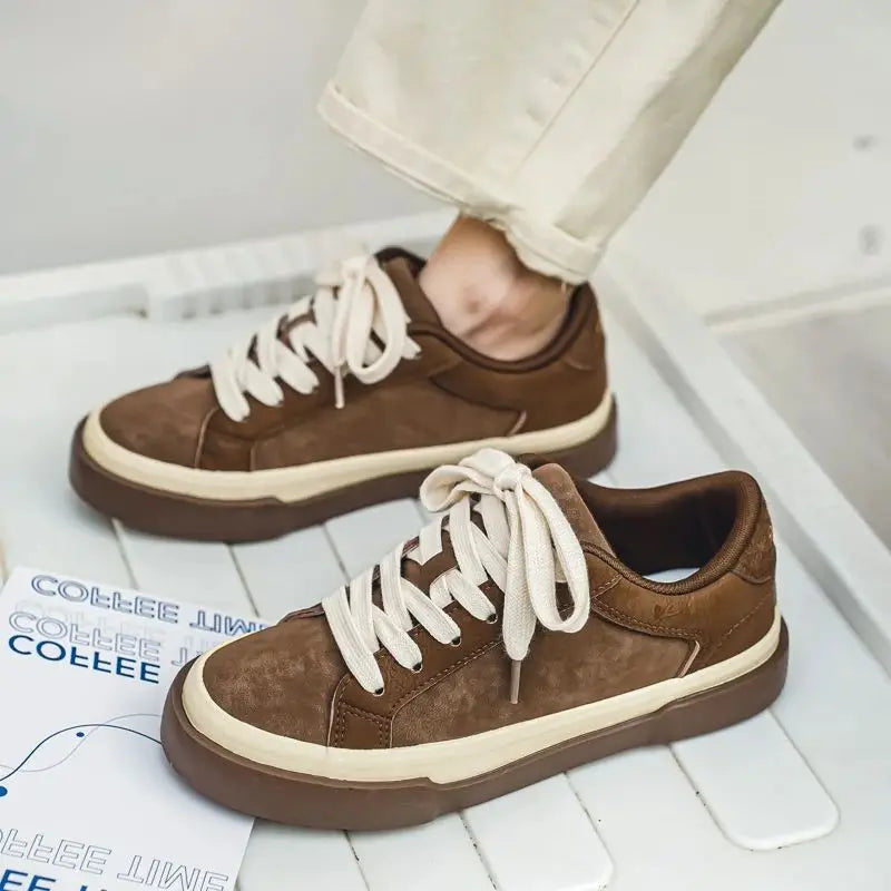 Ashburn - Vintage Elegant Suede Trainer for Men – Brown